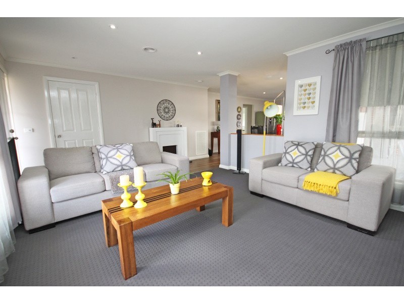 8 Rimmington Drive, Sebastopol VIC 3356