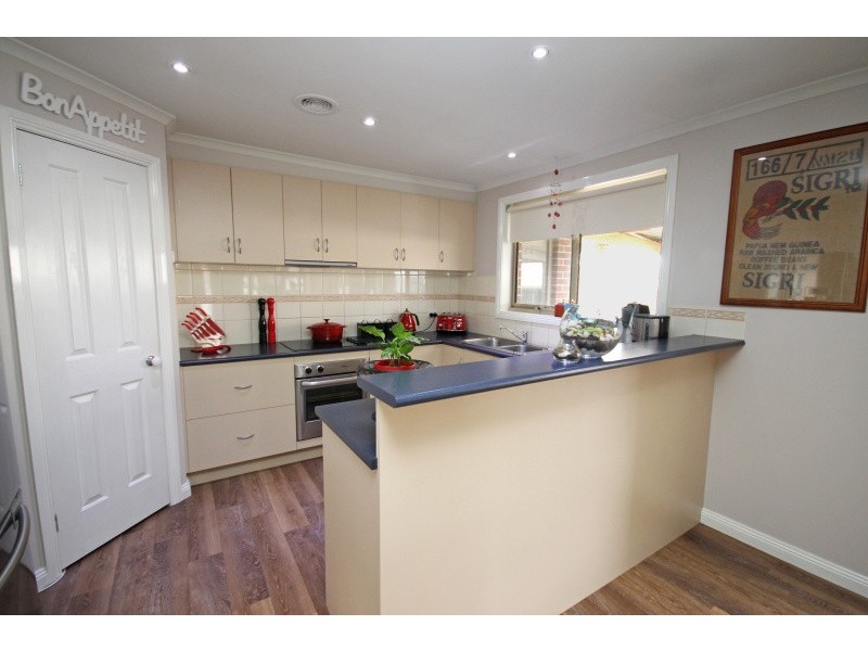 8 Rimmington Drive, Sebastopol VIC 3356