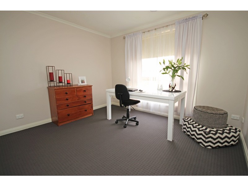 8 Rimmington Drive, Sebastopol VIC 3356