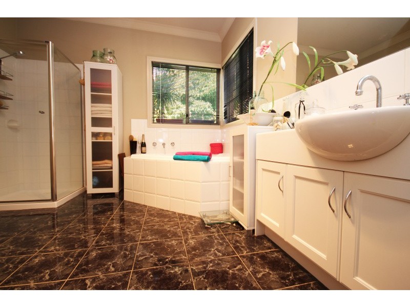 2 Canadian Springs Drive, Canadian VIC 3350