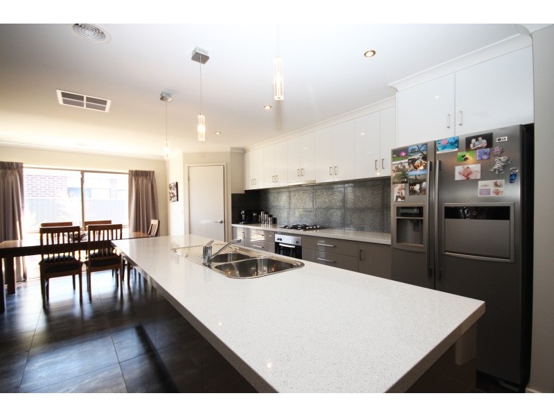 36 Lawrie Drive, Alfredton VIC 3350