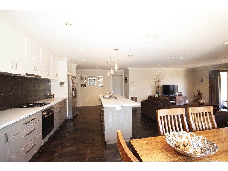 36 Lawrie Drive, Alfredton VIC 3350