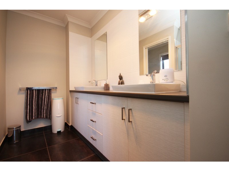 36 Lawrie Drive, Alfredton VIC 3350