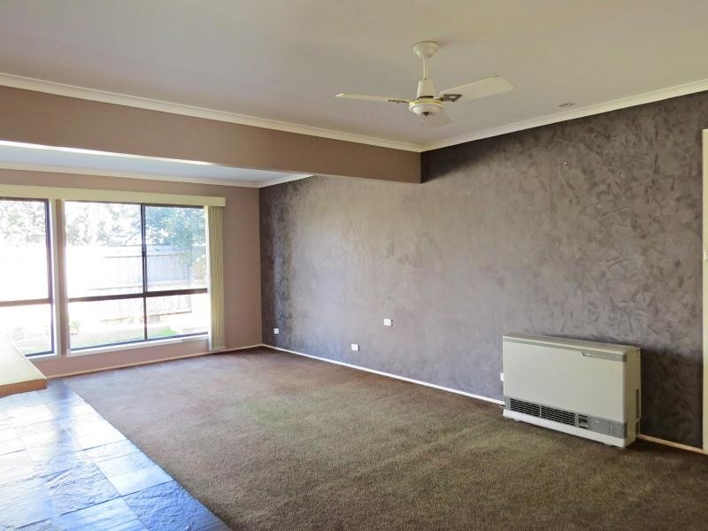 3 Laurine Court, Wendouree VIC 3355