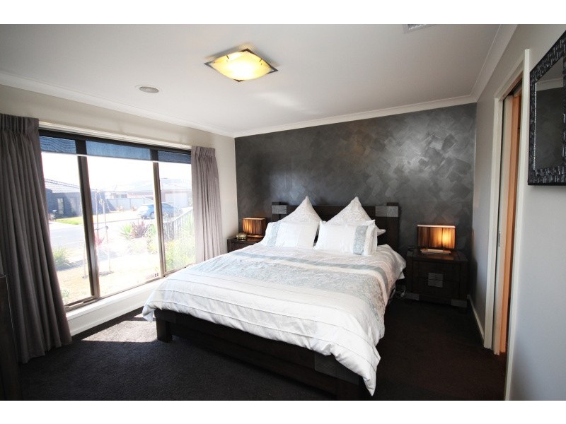 36 Lawrie Drive, Alfredton VIC 3350