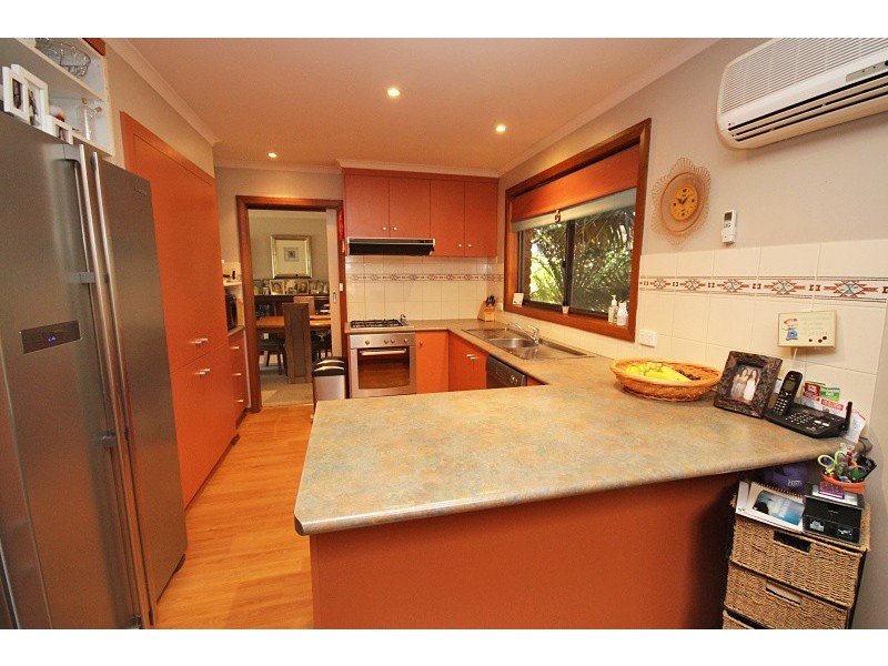 9 Earls Square, Delacombe VIC 3356