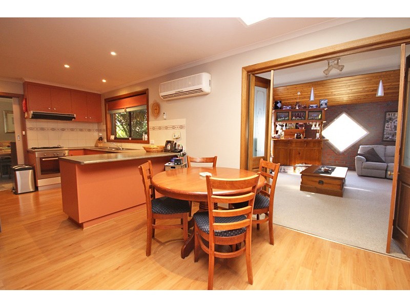 9 Earls Square, Delacombe VIC 3356