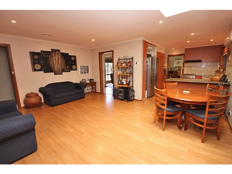 9 Earls Square, Delacombe VIC 3356