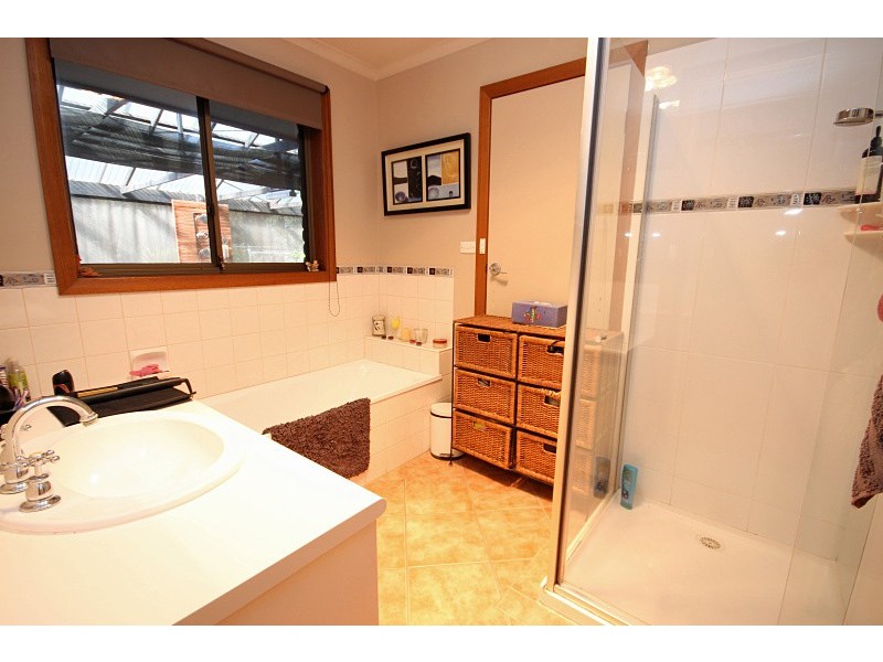 9 Earls Square, Delacombe VIC 3356