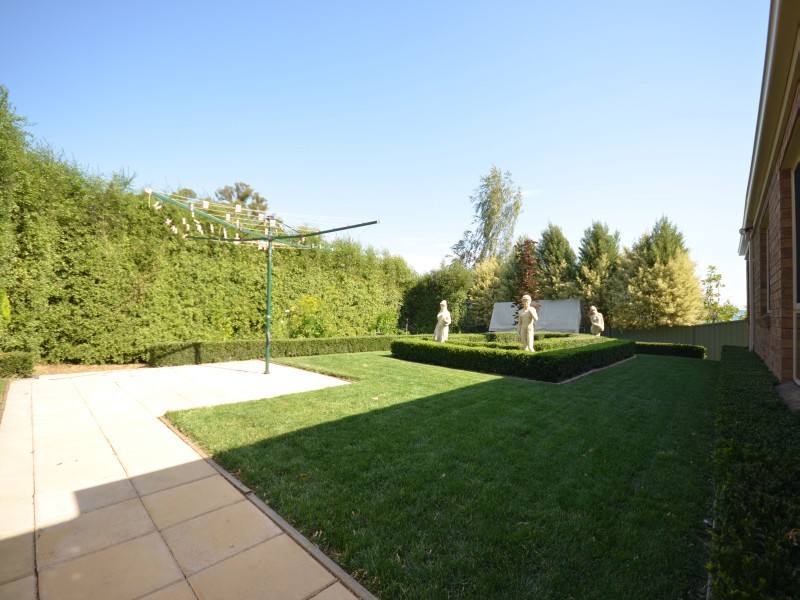 1 Oakbank Drive, Mount Helen VIC 3350