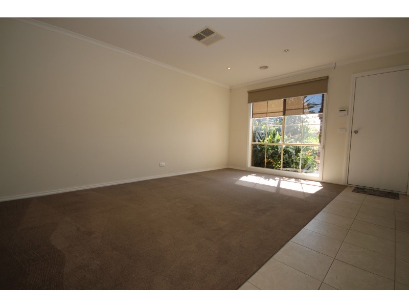 8 Deakin Drive, Delacombe VIC 3356