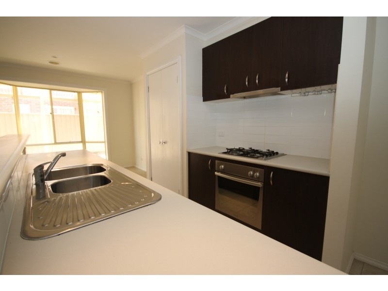 8 Deakin Drive, Delacombe VIC 3356