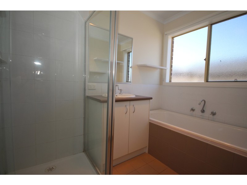 8 Deakin Drive, Delacombe VIC 3356