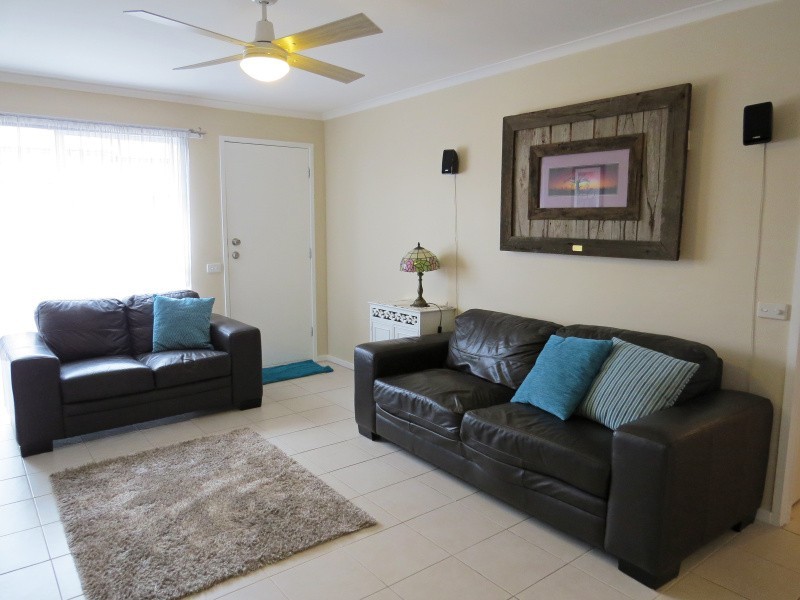 2/106 Burnbank Street, Lake Wendouree VIC 3350