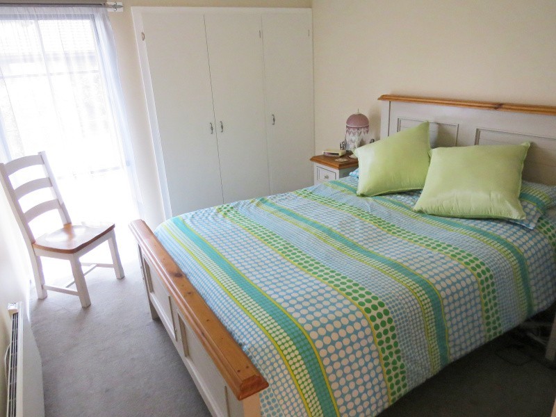 2/106 Burnbank Street, Lake Wendouree VIC 3350