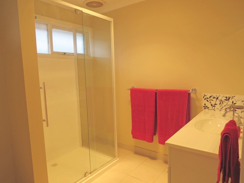 2/106 Burnbank Street, Lake Wendouree VIC 3350