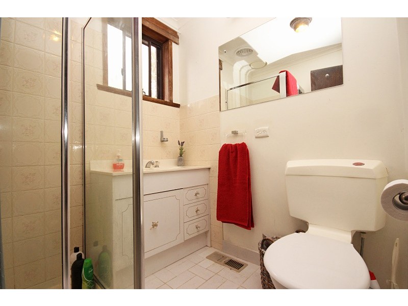 9 Moss Avenue, Mount Helen VIC 3350