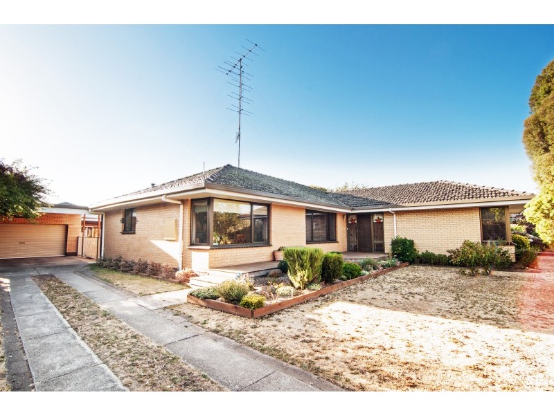 37 Howe Street, Miners Rest VIC 3352