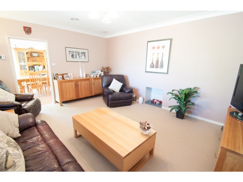 37 Howe Street, Miners Rest VIC 3352