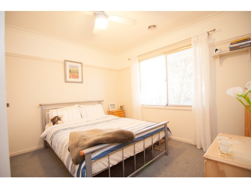 37 Howe Street, Miners Rest VIC 3352