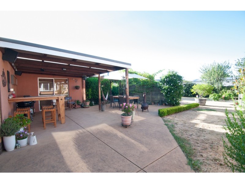 37 Howe Street, Miners Rest VIC 3352