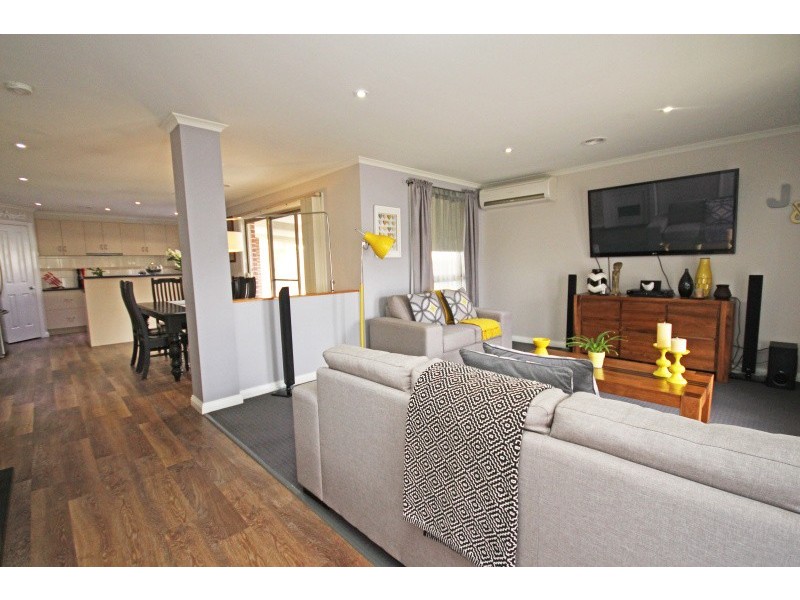 8 Rimmington Drive, Sebastopol VIC 3356