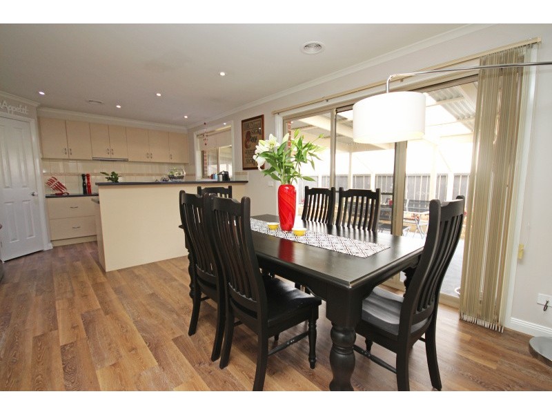 8 Rimmington Drive, Sebastopol VIC 3356