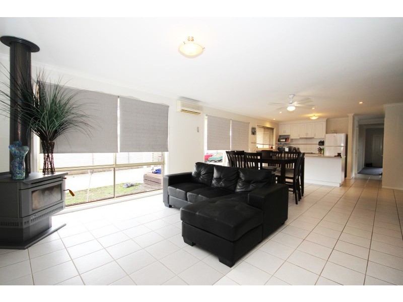 19 Elizabeth Road, Creswick VIC 3363