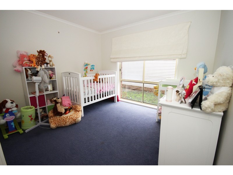 19 Elizabeth Road, Creswick VIC 3363