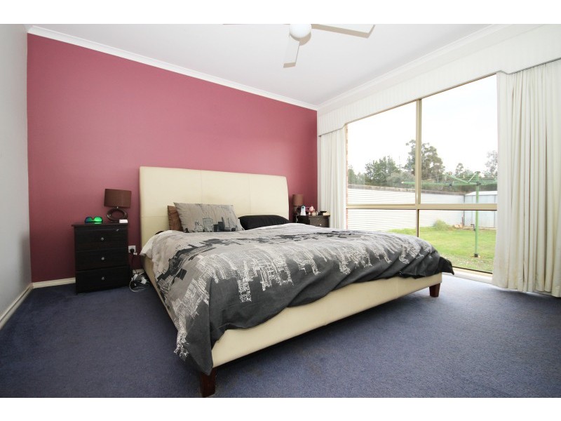 19 Elizabeth Road, Creswick VIC 3363
