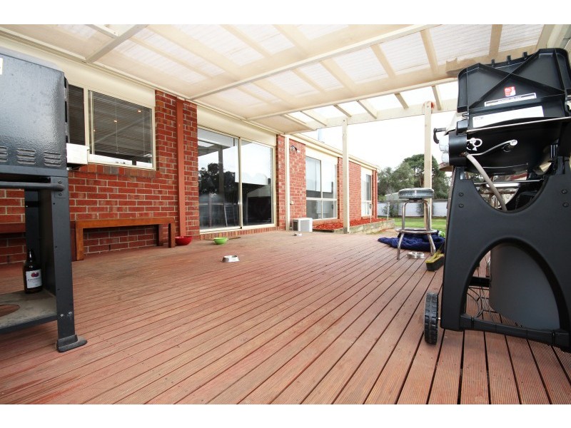 19 Elizabeth Road, Creswick VIC 3363