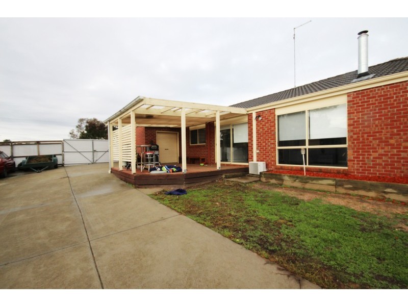 19 Elizabeth Road, Creswick VIC 3363