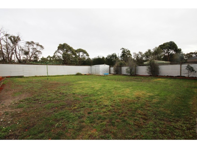 19 Elizabeth Road, Creswick VIC 3363