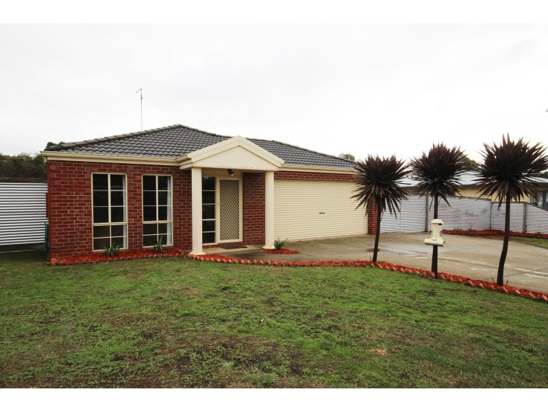 19 Elizabeth Road, Creswick VIC 3363