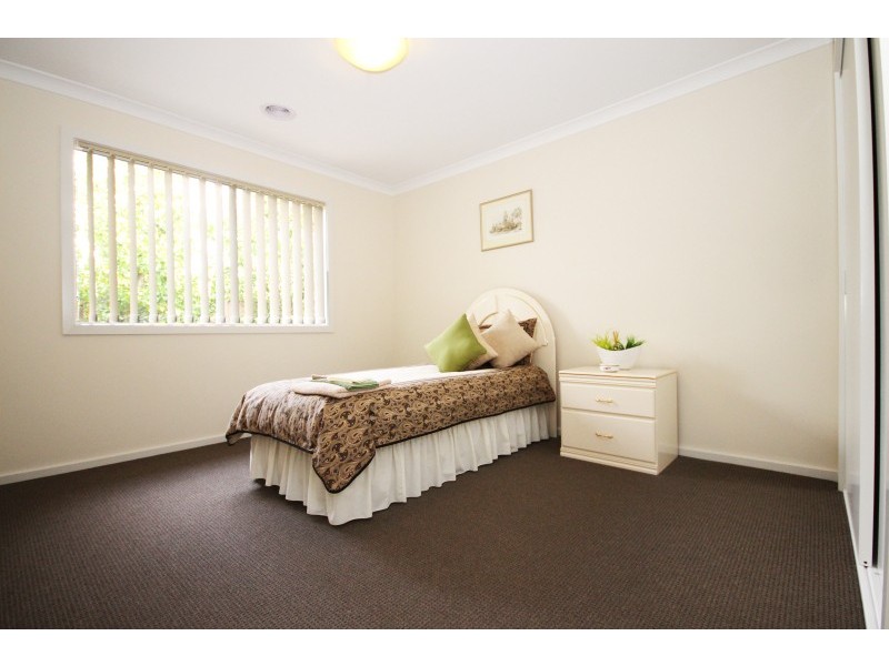 4 Chase Boulevard, Alfredton VIC 3350