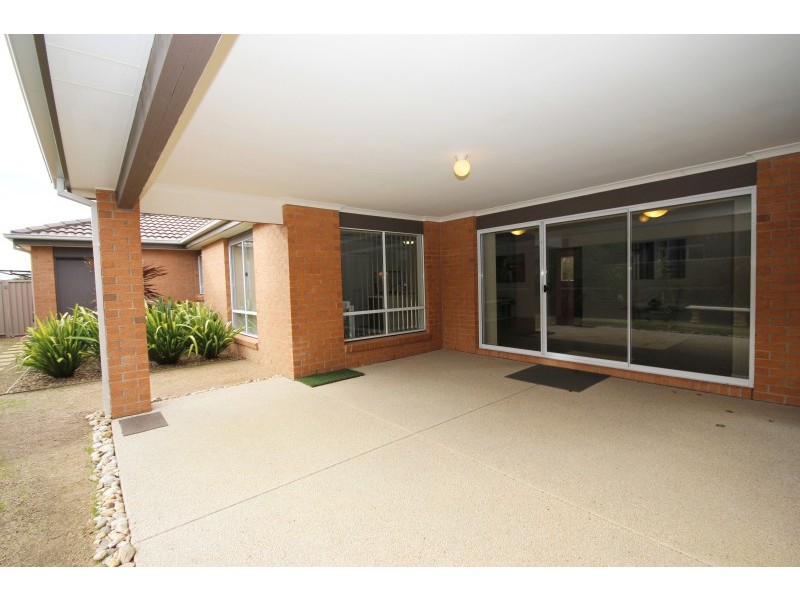 4 Chase Boulevard, Alfredton VIC 3350