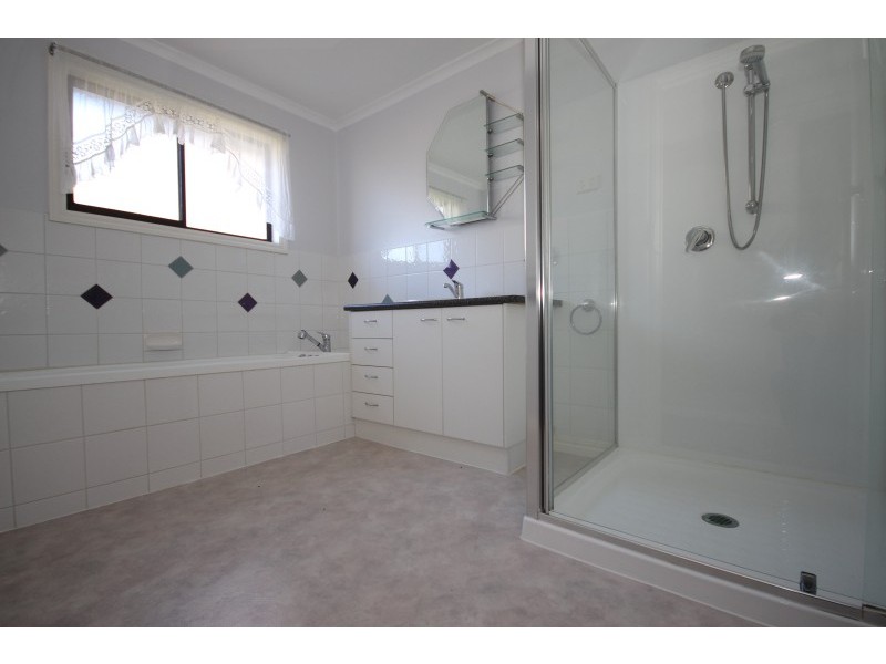 786 Brays Road, Ross Creek VIC 3351