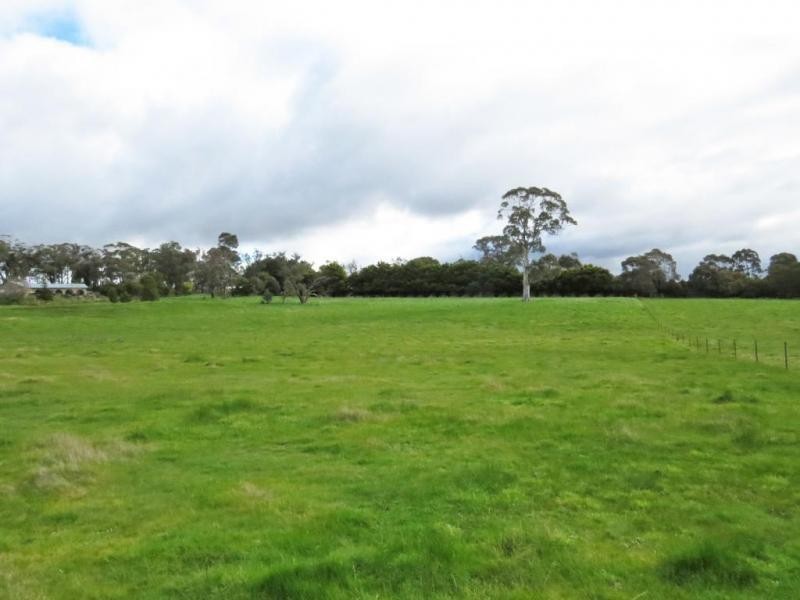 786 Brays Road, Ross Creek VIC 3351