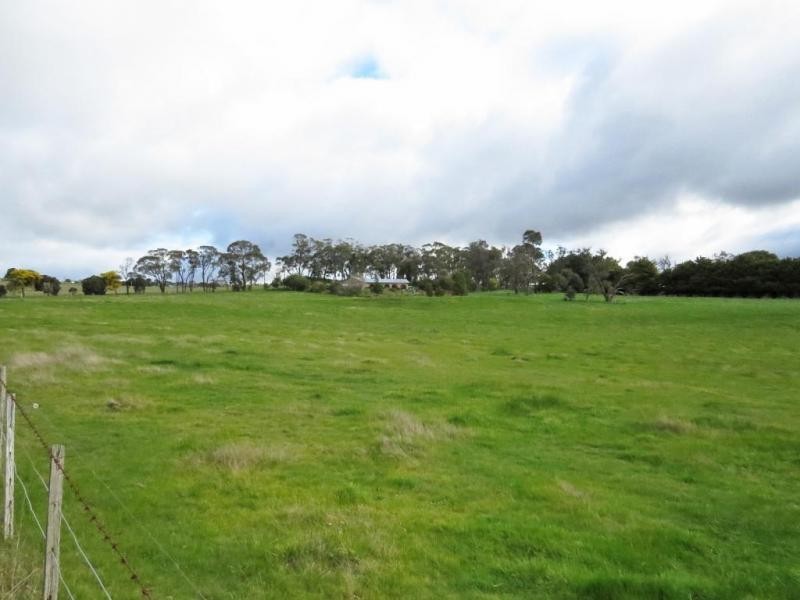 786 Brays Road, Ross Creek VIC 3351