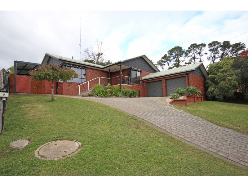 9 Edwardes Street, Black Hill VIC 3350