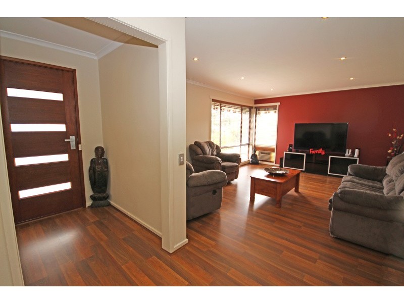 9 Edwardes Street, Black Hill VIC 3350