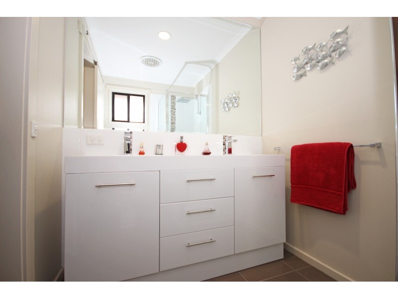 9 Edwardes Street, Black Hill VIC 3350