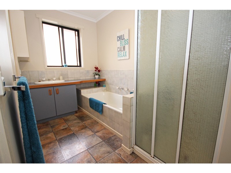 9 Edwardes Street, Black Hill VIC 3350