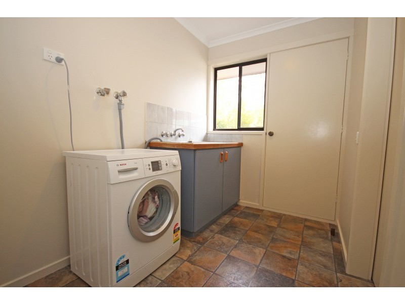 9 Edwardes Street, Black Hill VIC 3350