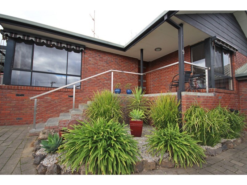 9 Edwardes Street, Black Hill VIC 3350