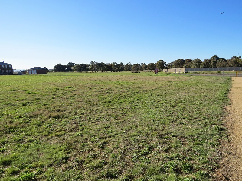 76 Ibis Gardens Court, Cardigan VIC 3352