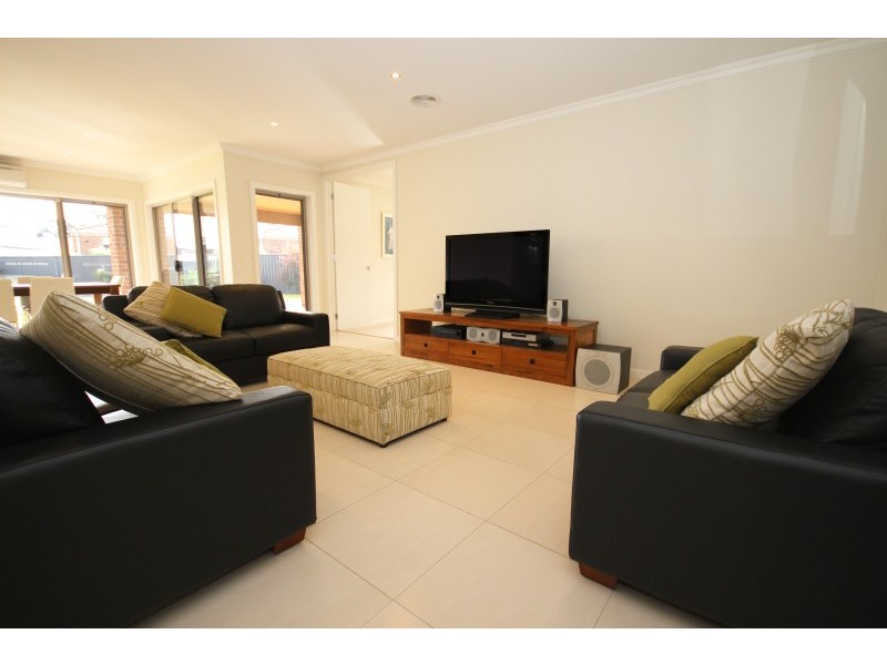 7 Exmoor Court, Alfredton VIC 3350