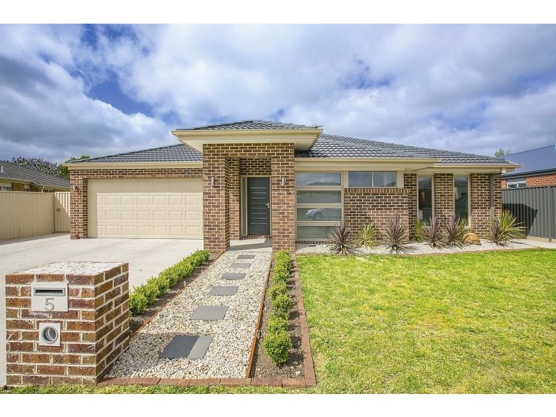 5 Nimble Drive, Delacombe VIC 3356