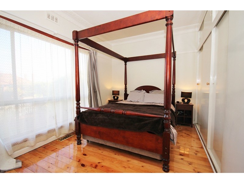 10 Brinkley Avenue, Wendouree VIC 3355