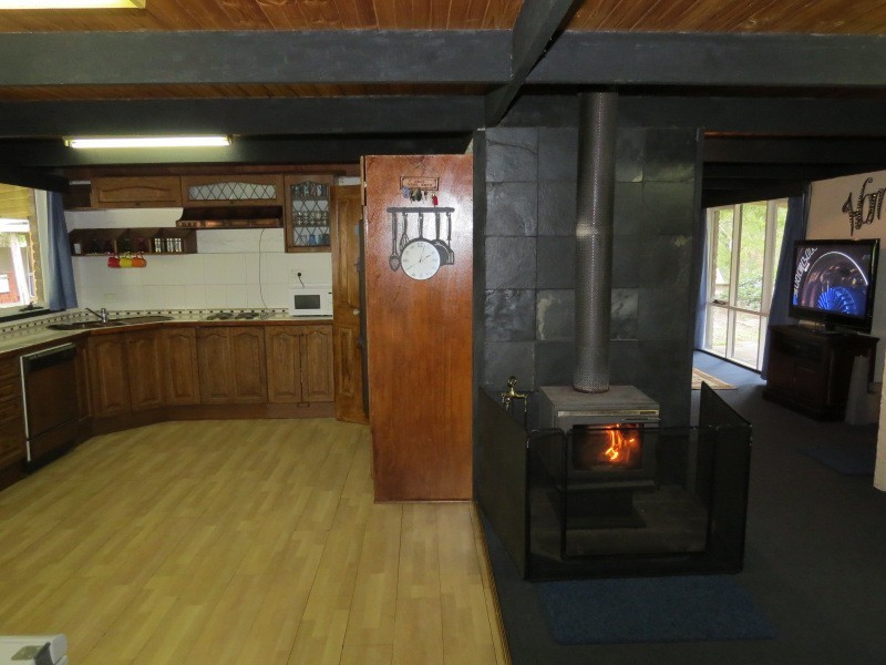 2270 Glenelg Highway, Scarsdale VIC 3351